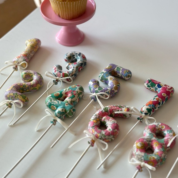 Custom Floral Cake Topper - Picture 5 of 6